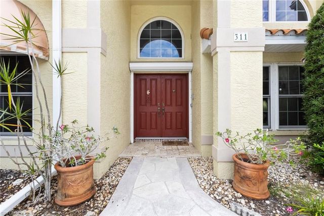 311 Henley DR, Naples, FL 34104