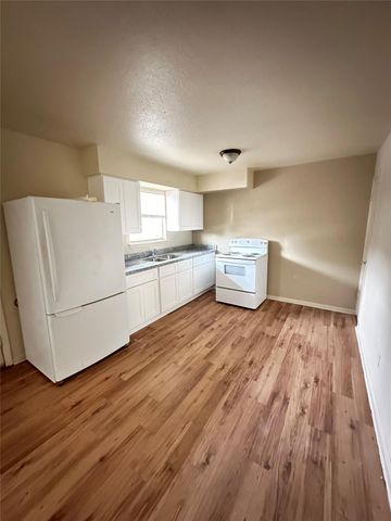 201 Sands Street 19, Angleton, TX 77515