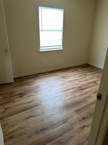 201 Sands Street 19, Angleton, TX 77515