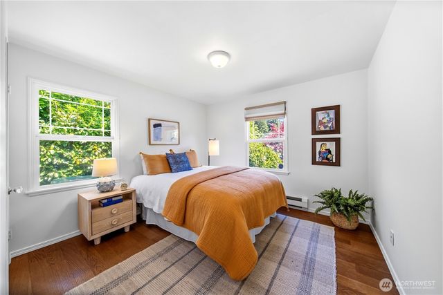 8221 23rd Avenue NE, Seattle, WA 98115