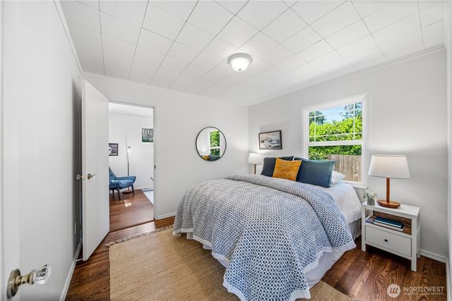 8221 23rd Avenue NE, Seattle, WA 98115