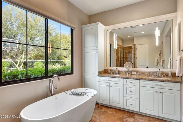 6840 E SUNNYVALE Road, Paradise Valley, AZ 85253