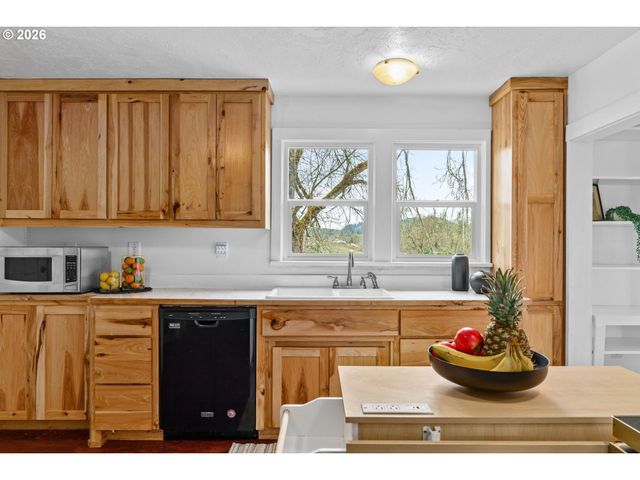 80388 TERRITORIAL Hwy, Eugene, OR 97405