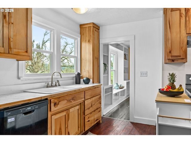 80388 TERRITORIAL Hwy, Eugene, OR 97405