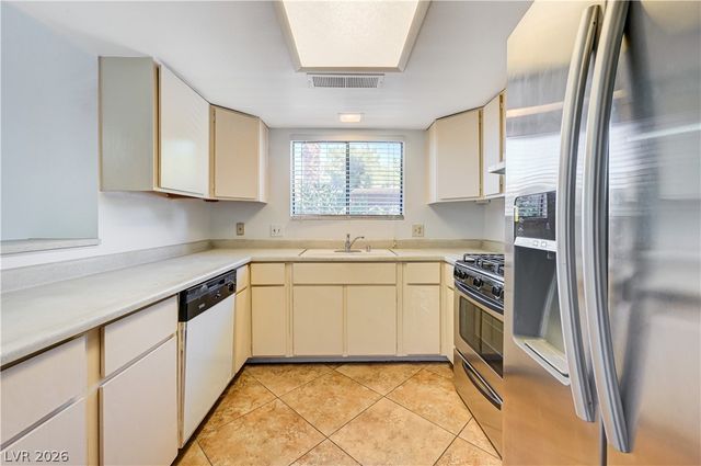 191 Bel Port Drive 194, Las Vegas, NV 89110