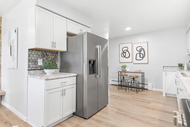 W132N12072 Mary Buth LANE, Germantown, WI 53022