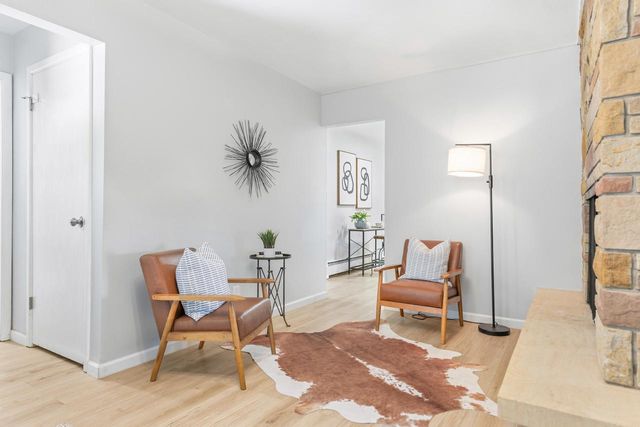 W132N12072 Mary Buth LANE, Germantown, WI 53022