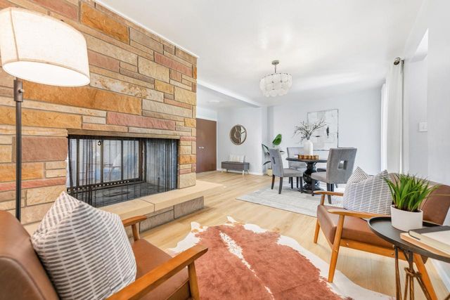 W132N12072 Mary Buth LANE, Germantown, WI 53022