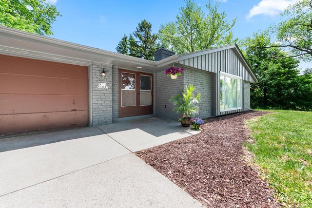 W132N12072 Mary Buth LANE, Germantown, WI 53022