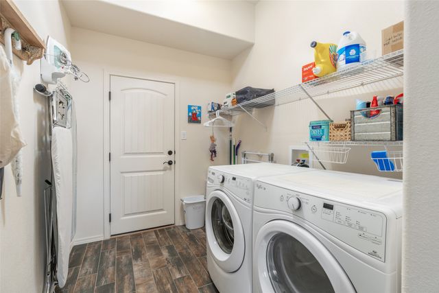 44 Via Summa, Santa Fe, NM 87507
