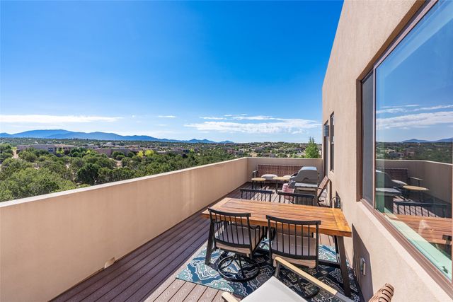 44 Via Summa, Santa Fe, NM 87507
