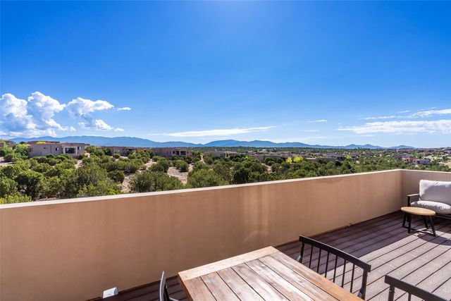 44 Via Summa, Santa Fe, NM 87507