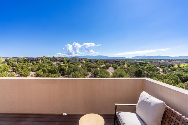 44 Via Summa, Santa Fe, NM 87507