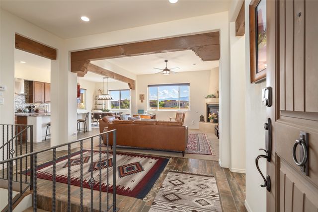 44 Via Summa, Santa Fe, NM 87507