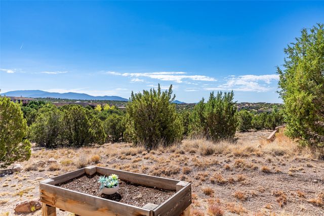 44 Via Summa, Santa Fe, NM 87507