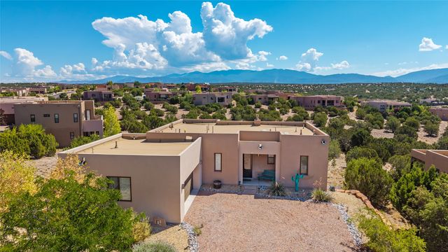 44 Via Summa, Santa Fe, NM 87507