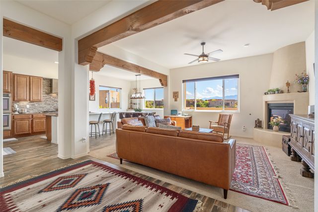 44 Via Summa, Santa Fe, NM 87507