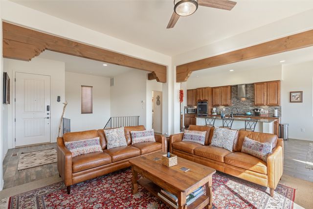 44 Via Summa, Santa Fe, NM 87507