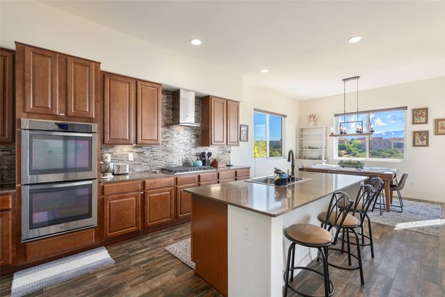 44 Via Summa, Santa Fe, NM 87507