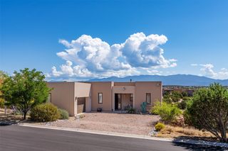 44 Via Summa, Santa Fe, NM 87507