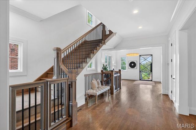 209 N Bemiston Avenue, St Louis, MO 63105