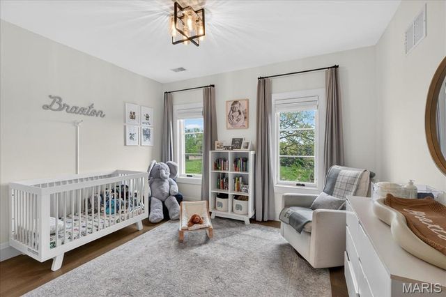 209 N Bemiston Avenue, St Louis, MO 63105