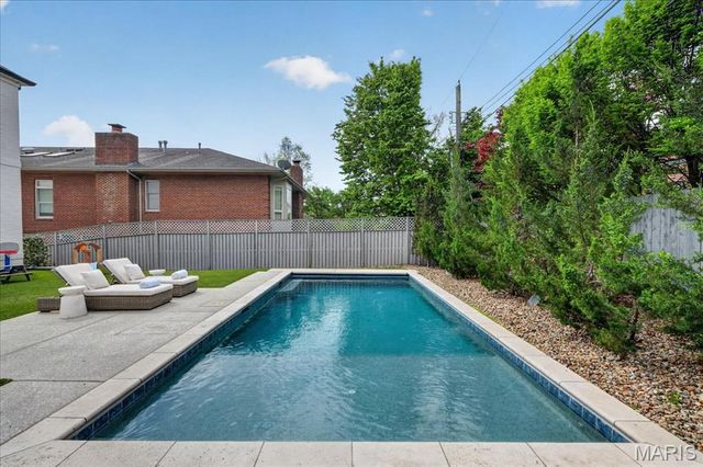 209 N Bemiston Avenue, St Louis, MO 63105
