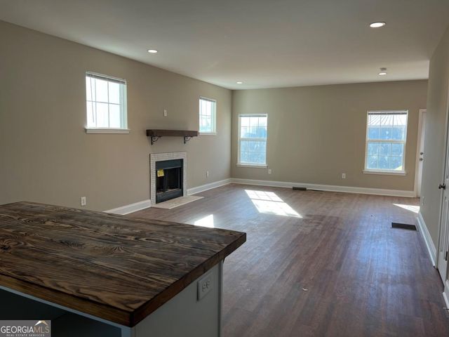 82 Liberty Court, Gainesville, GA 30501