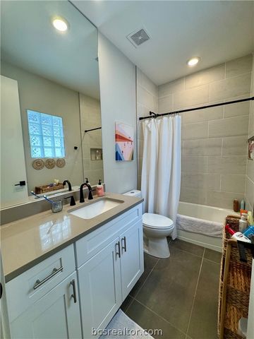 270 Estates Circle, College Station, TX 77840