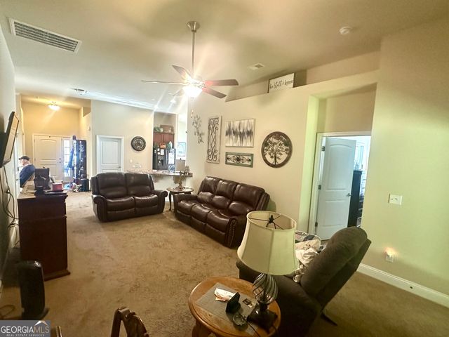 864 Crescent Ln, Griffin, GA 30224