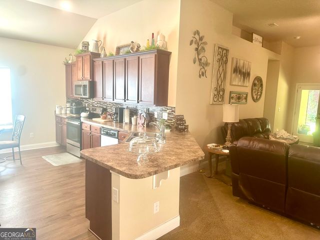 864 Crescent Ln, Griffin, GA 30224