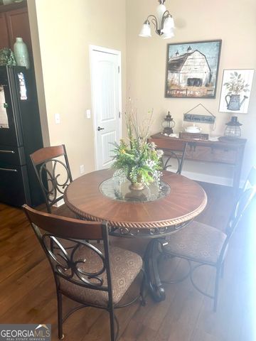 864 Crescent Ln, Griffin, GA 30224