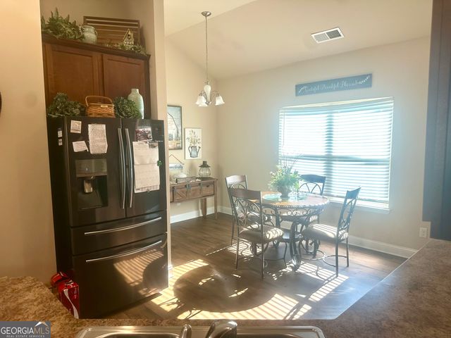 864 Crescent Ln, Griffin, GA 30224