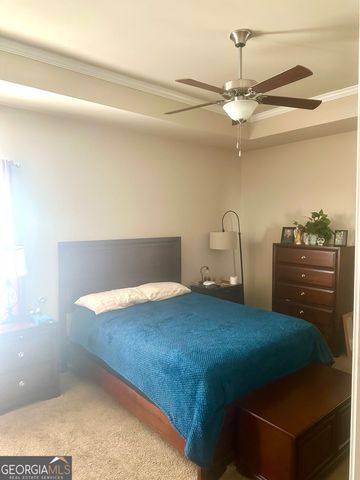 864 Crescent Ln, Griffin, GA 30224