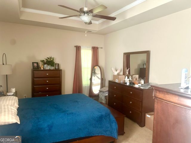 864 Crescent Ln, Griffin, GA 30224