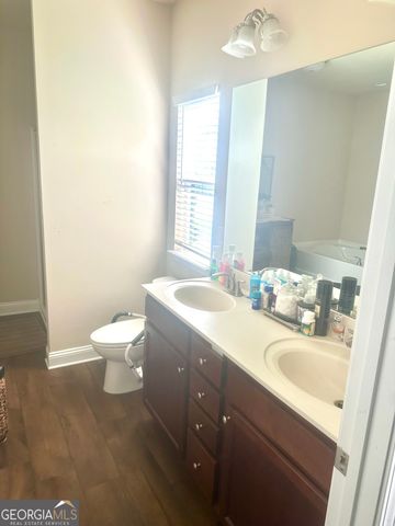 864 Crescent Ln, Griffin, GA 30224