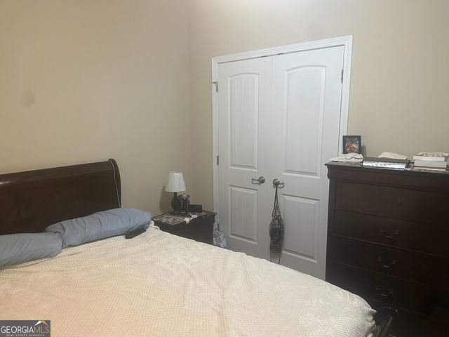 864 Crescent Ln, Griffin, GA 30224