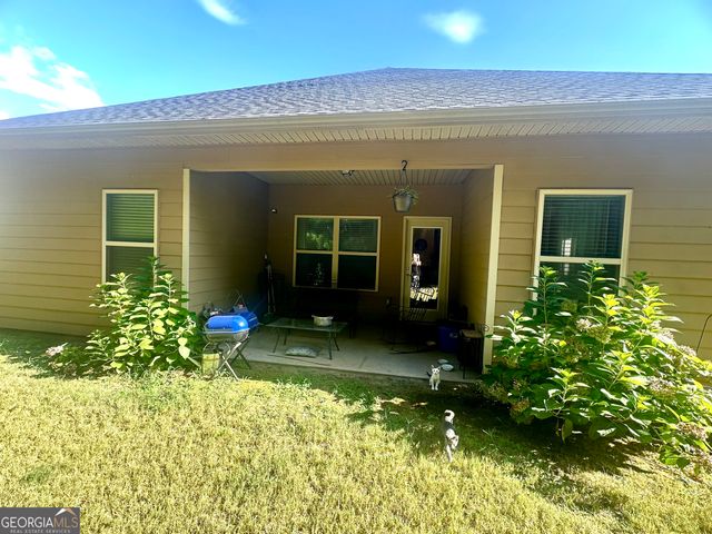 864 Crescent Ln, Griffin, GA 30224