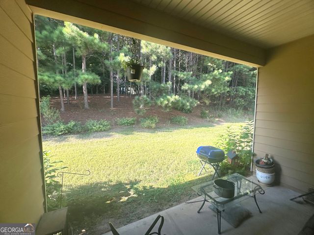 864 Crescent Ln, Griffin, GA 30224
