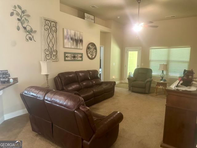 864 Crescent Ln, Griffin, GA 30224