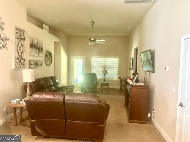 864 Crescent Ln, Griffin, GA 30224