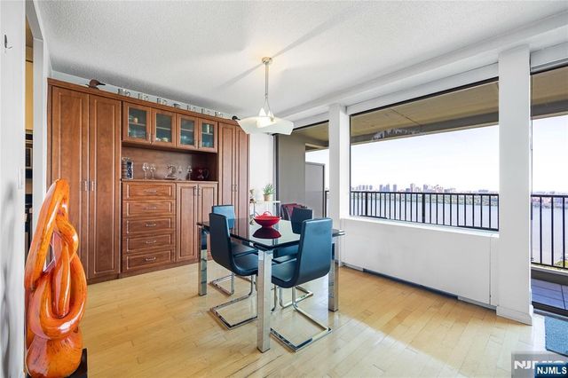 3 Horizon Road 1023, Fort Lee, NJ 07023