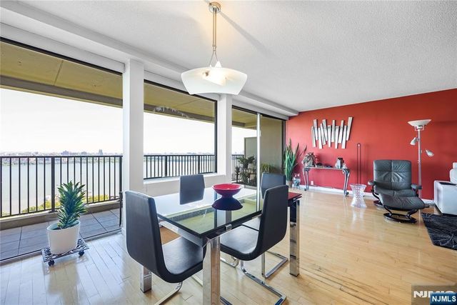 3 Horizon Road 1023, Fort Lee, NJ 07023