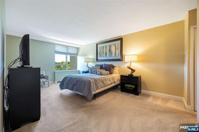 3 Horizon Road 1023, Fort Lee, NJ 07023