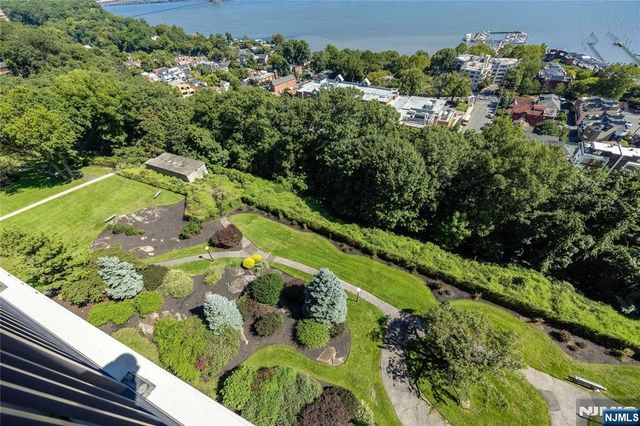 3 Horizon Road 1023, Fort Lee, NJ 07023