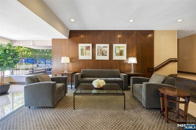 3 Horizon Road 1023, Fort Lee, NJ 07023