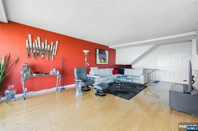 3 Horizon Road 1023, Fort Lee, NJ 07023