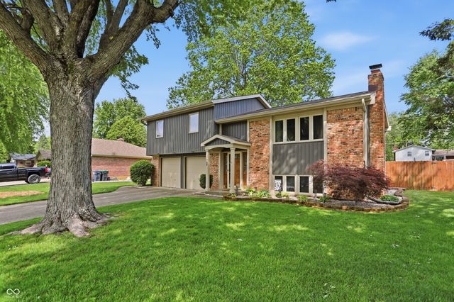 729 Colonial Way, Greenwood, IN 46142