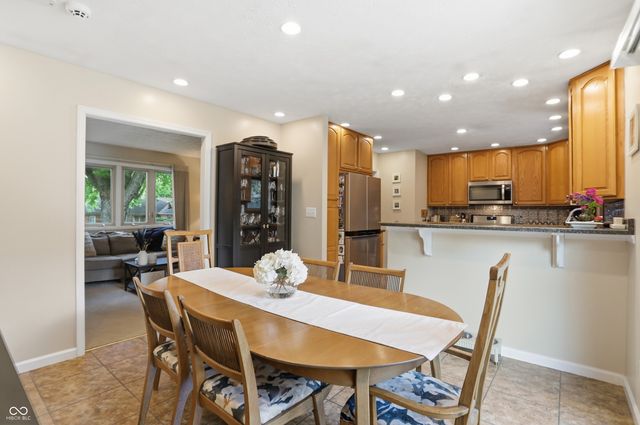 729 Colonial Way, Greenwood, IN 46142