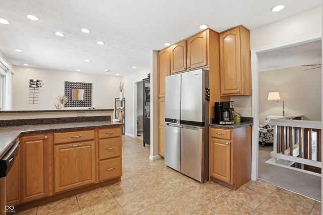 729 Colonial Way, Greenwood, IN 46142